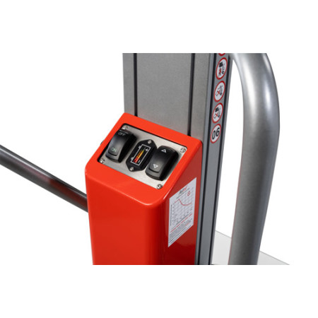 Gerbeur compact à levée électrique